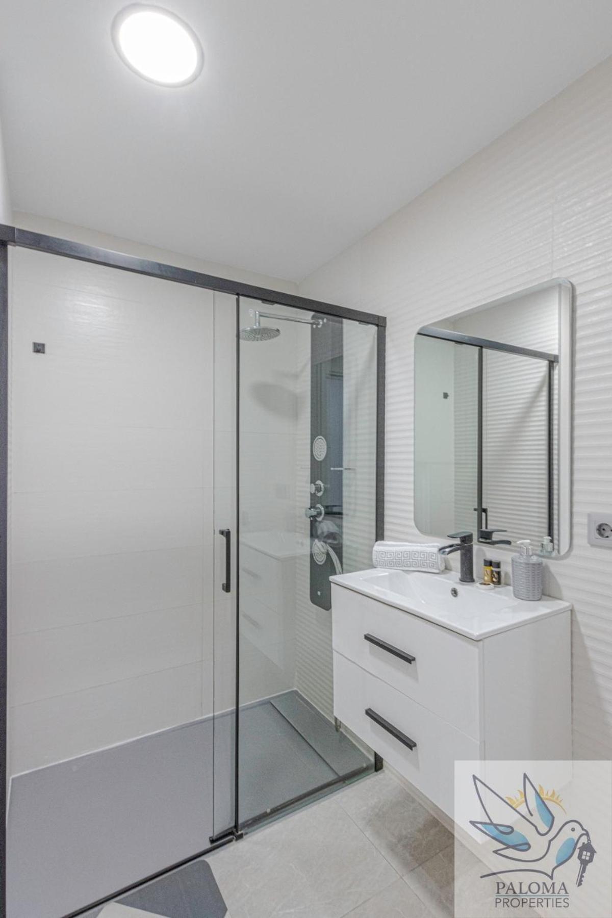Benalbeach Beautiful 2 Bdr With Sea Views Apartment *